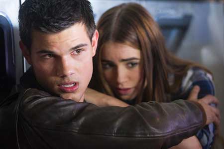 Taylor Lautner and Lily Collins in Abduction movie